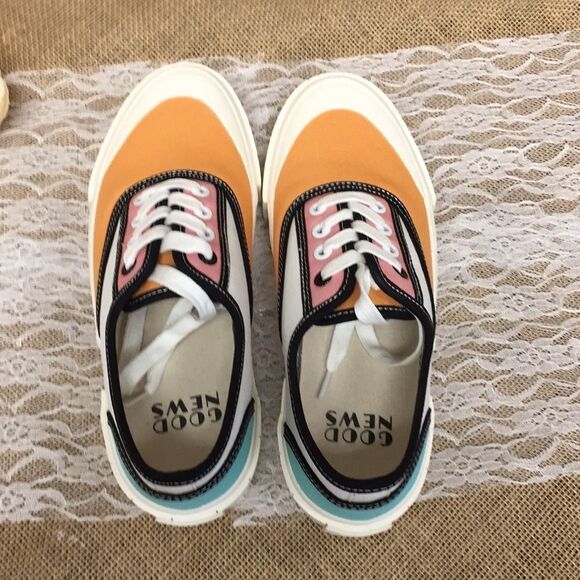 Good News Tri Color Babe 2 Sneakers - Picture 7 of 8